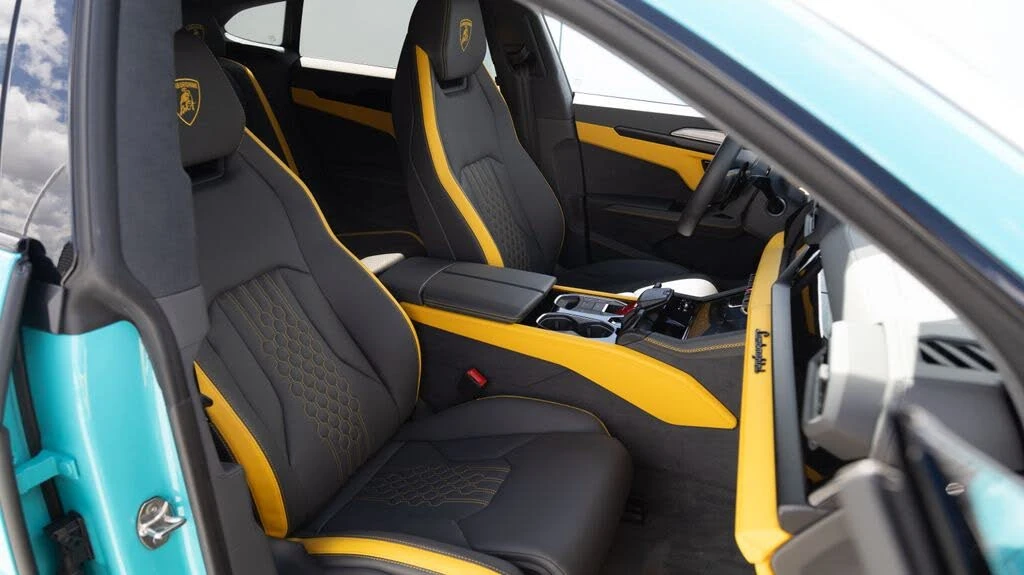 2025 Lamborghini Urus SE - Image 9 of 27
