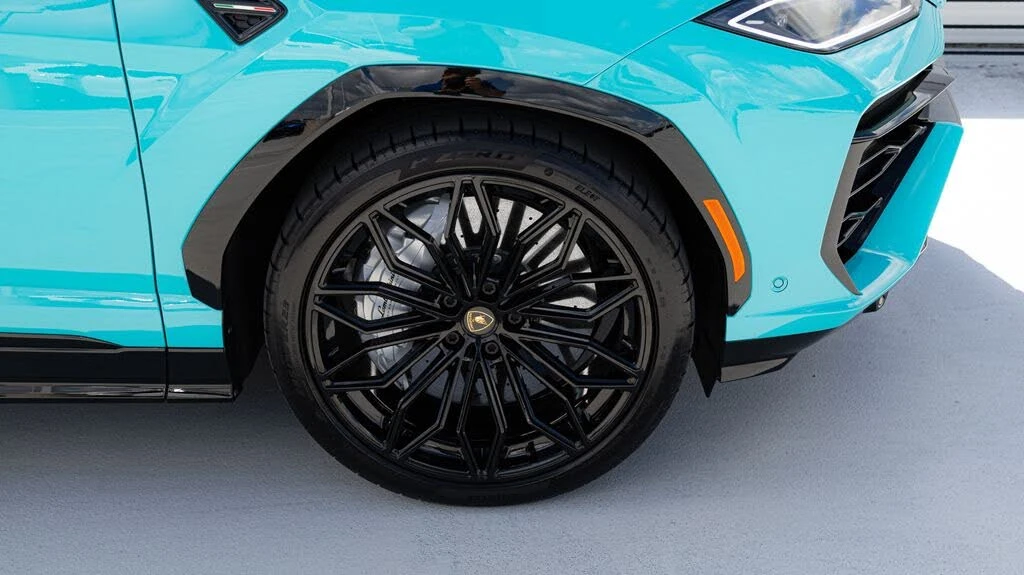 2025 Lamborghini Urus SE - Image 3 of 27
