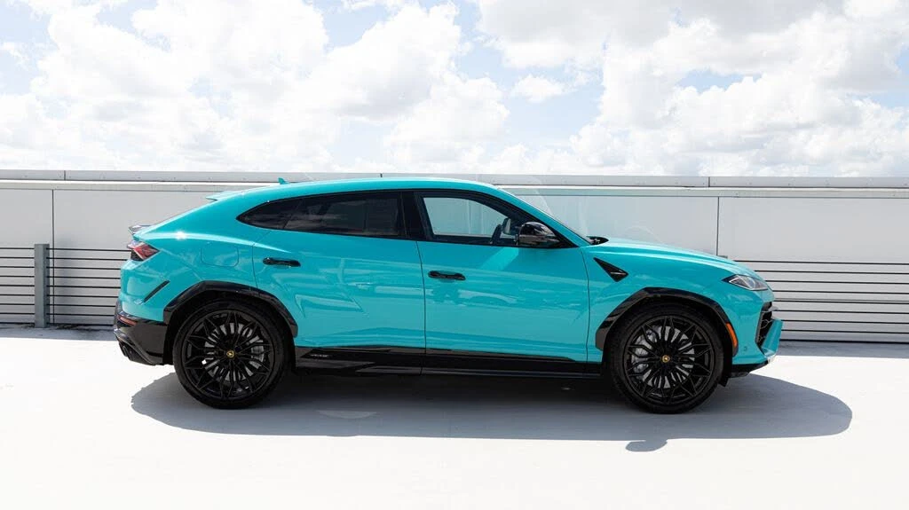 2025 Lamborghini Urus SE - Image 4 of 27