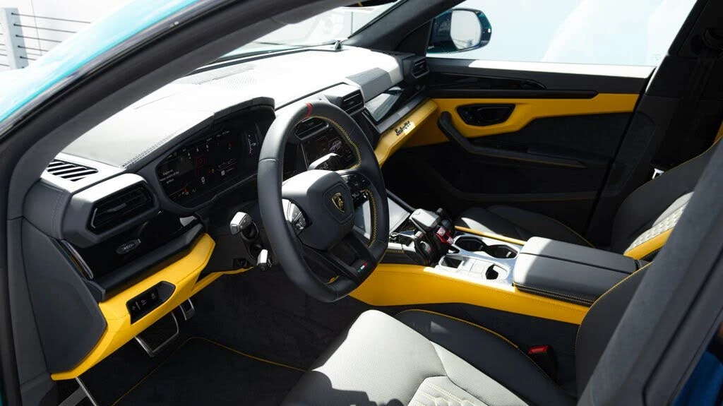 2025 Lamborghini Urus SE - Image 22 of 27