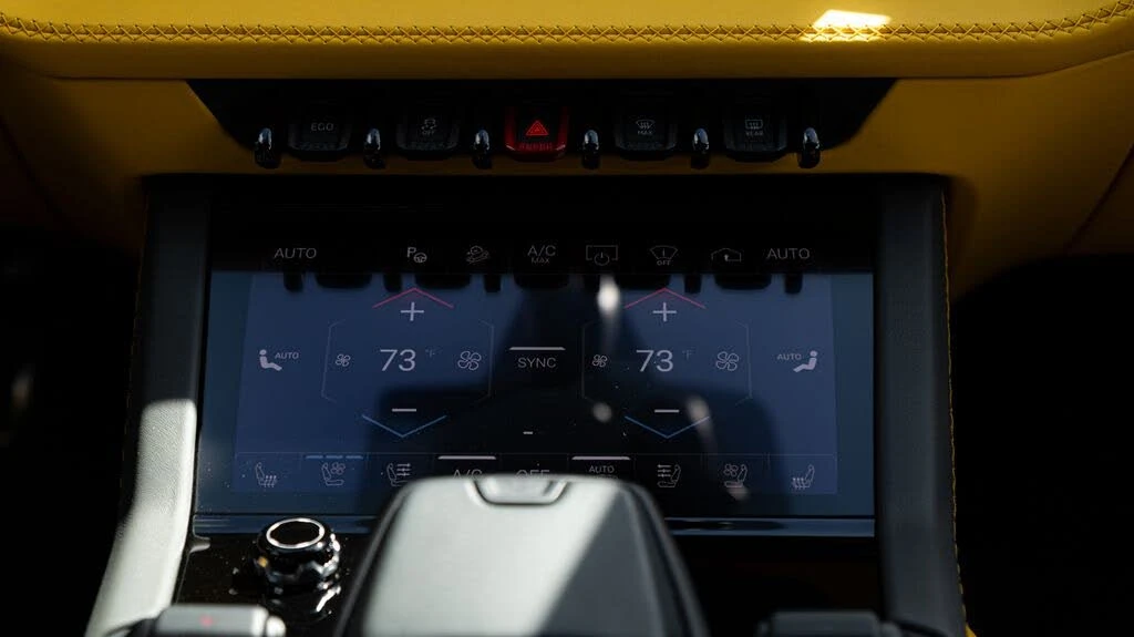 2025 Lamborghini Urus SE - Image 17 of 27