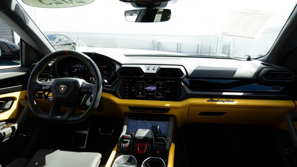2025 Lamborghini Urus SE - Image 20 of 27