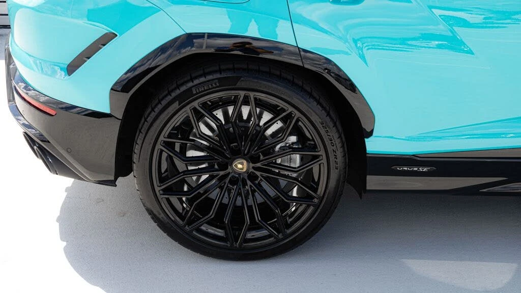 2025 Lamborghini Urus SE - Image 5 of 27