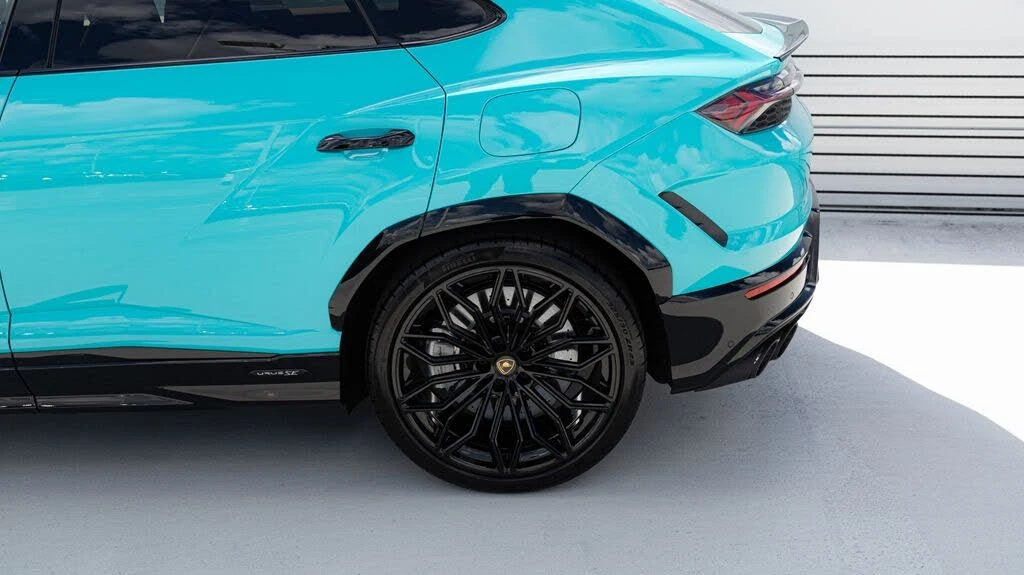 2025 Lamborghini Urus SE - Image 14 of 27