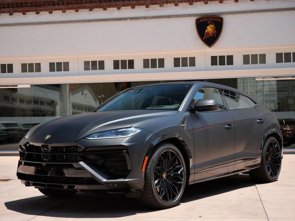 2025 Lamborghini Urus SE - Image 12 of 27