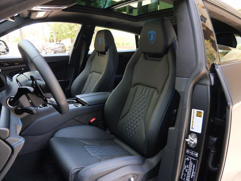 2025 Lamborghini Urus SE - Image 18 of 27