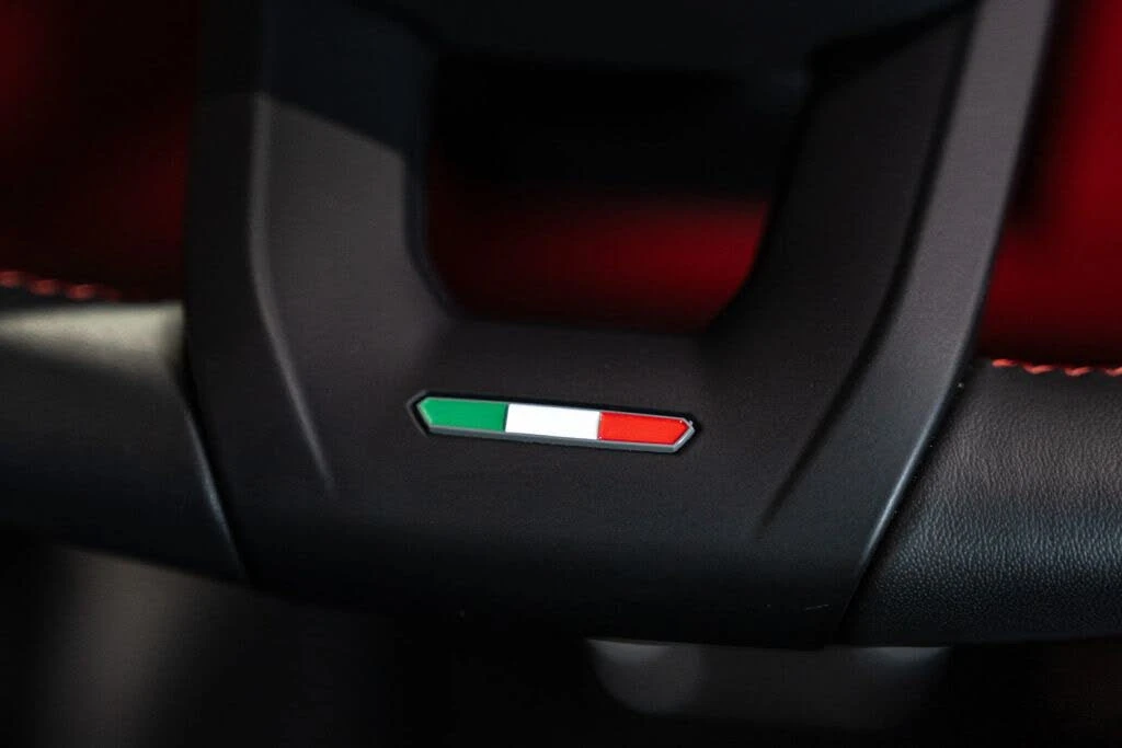 2025 Lamborghini Urus SE - Image 12 of 31