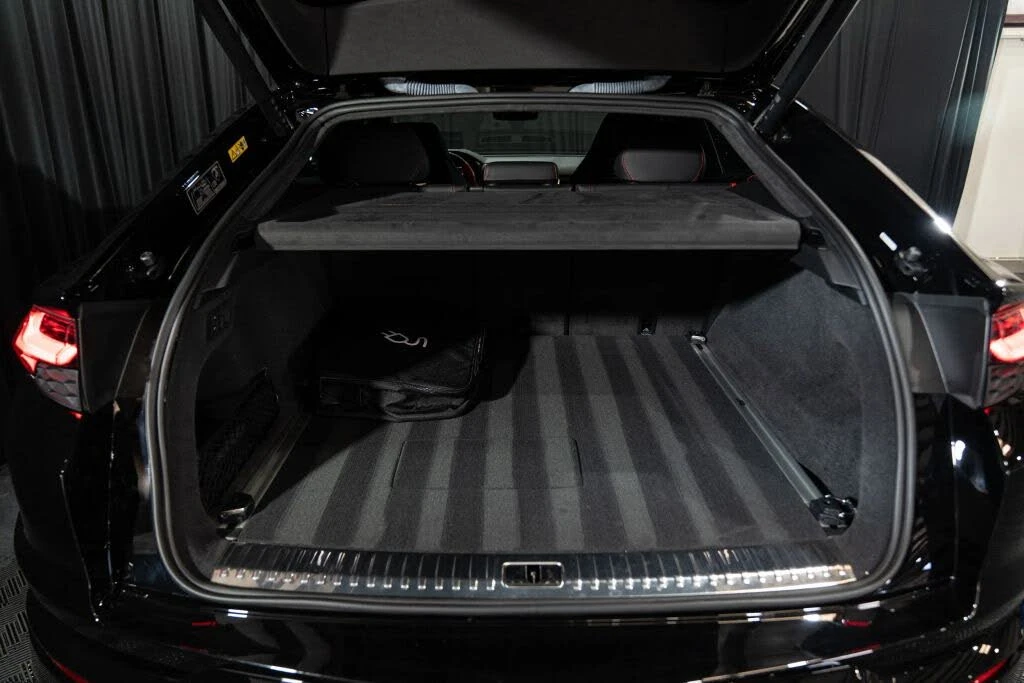 2025 Lamborghini Urus SE - Image 30 of 31