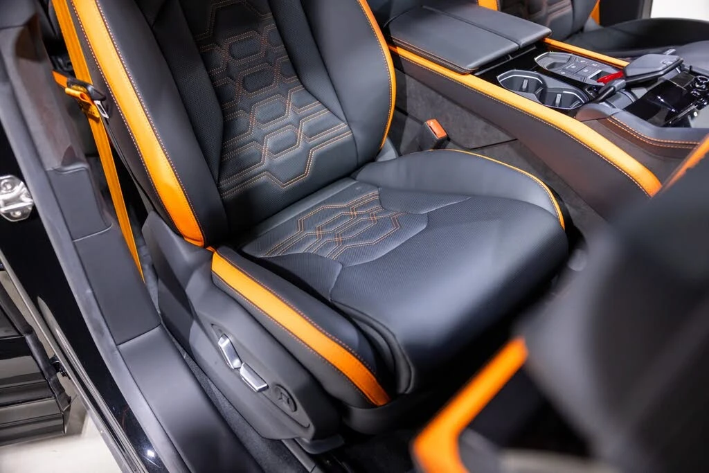 2025 Lamborghini Urus SE - Image 30 of 31