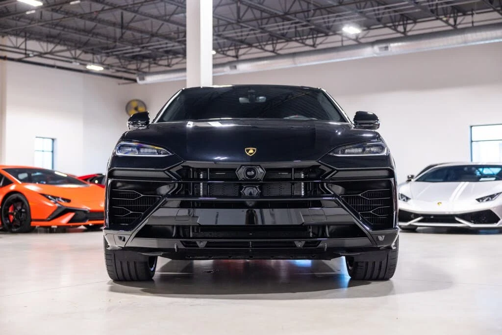 2025 Lamborghini Urus SE - Image 2 of 31