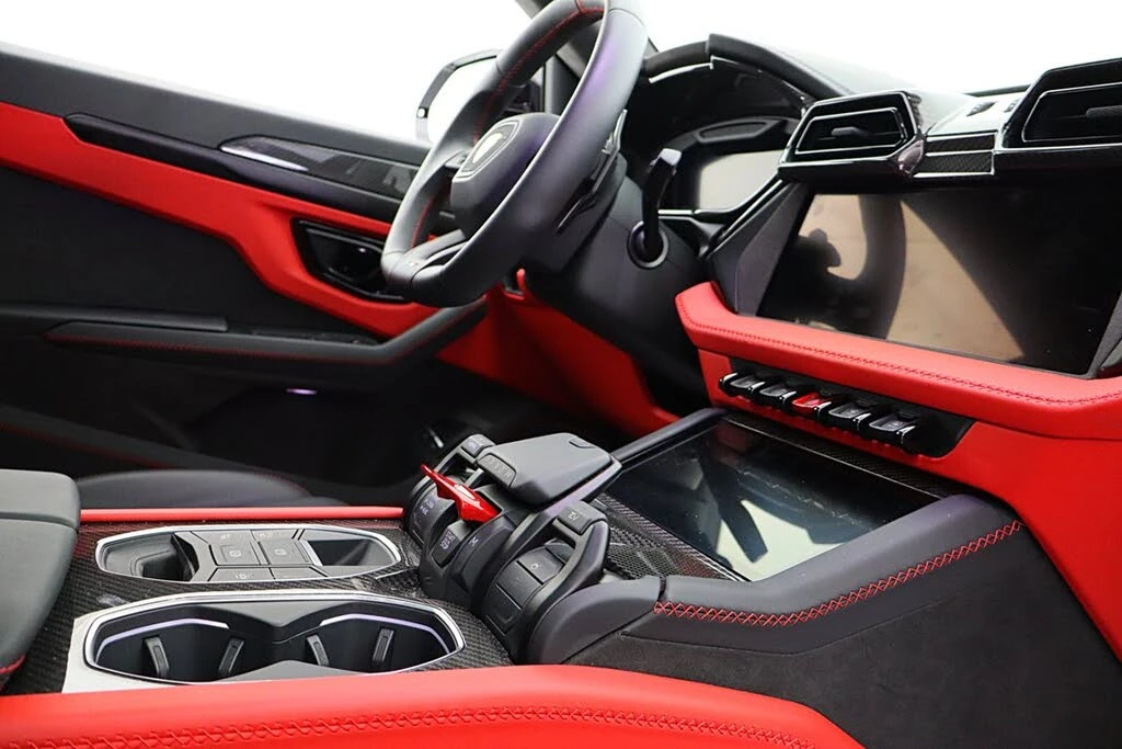 2025 Lamborghini Urus SE - Image 31 of 31