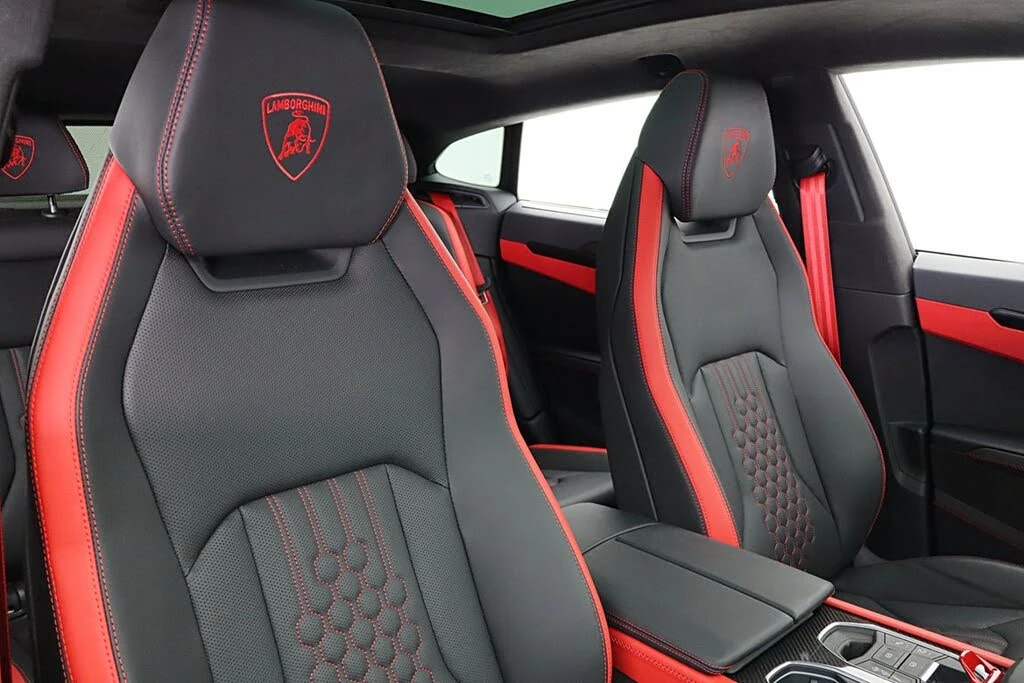 2025 Lamborghini Urus SE - Image 27 of 31
