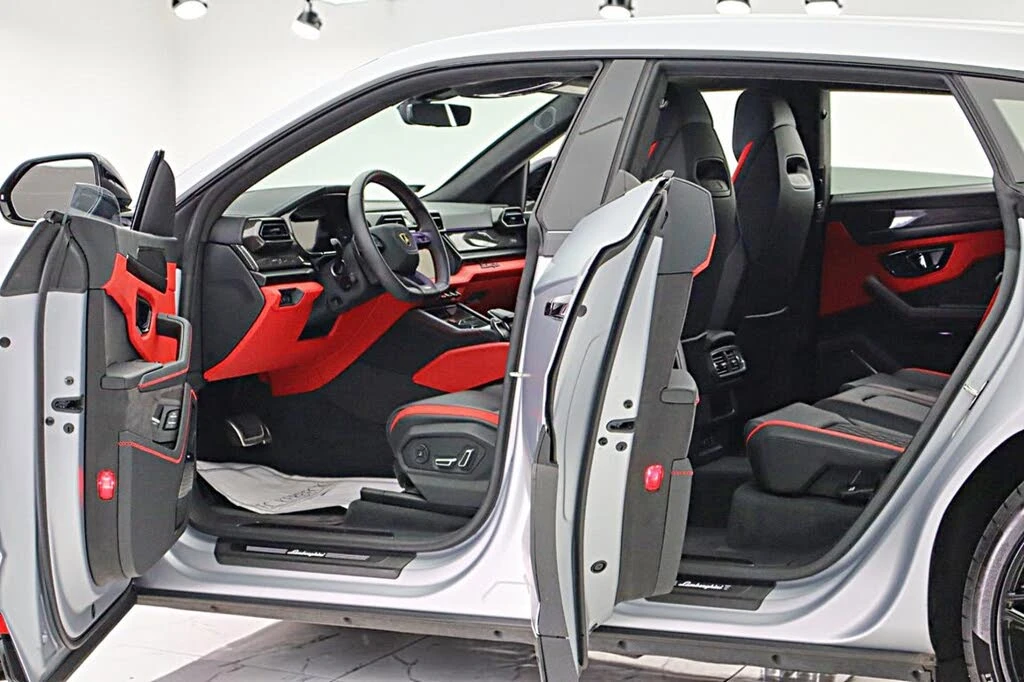 2025 Lamborghini Urus SE - Image 6 of 31