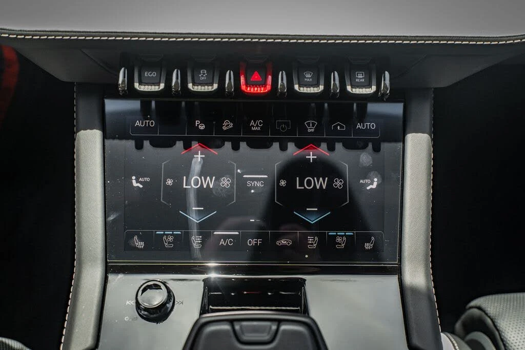 2025 Lamborghini Urus SE - Image 29 of 31