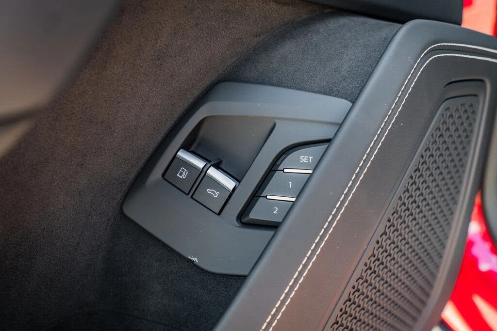 2025 Lamborghini Urus SE - Image 19 of 31