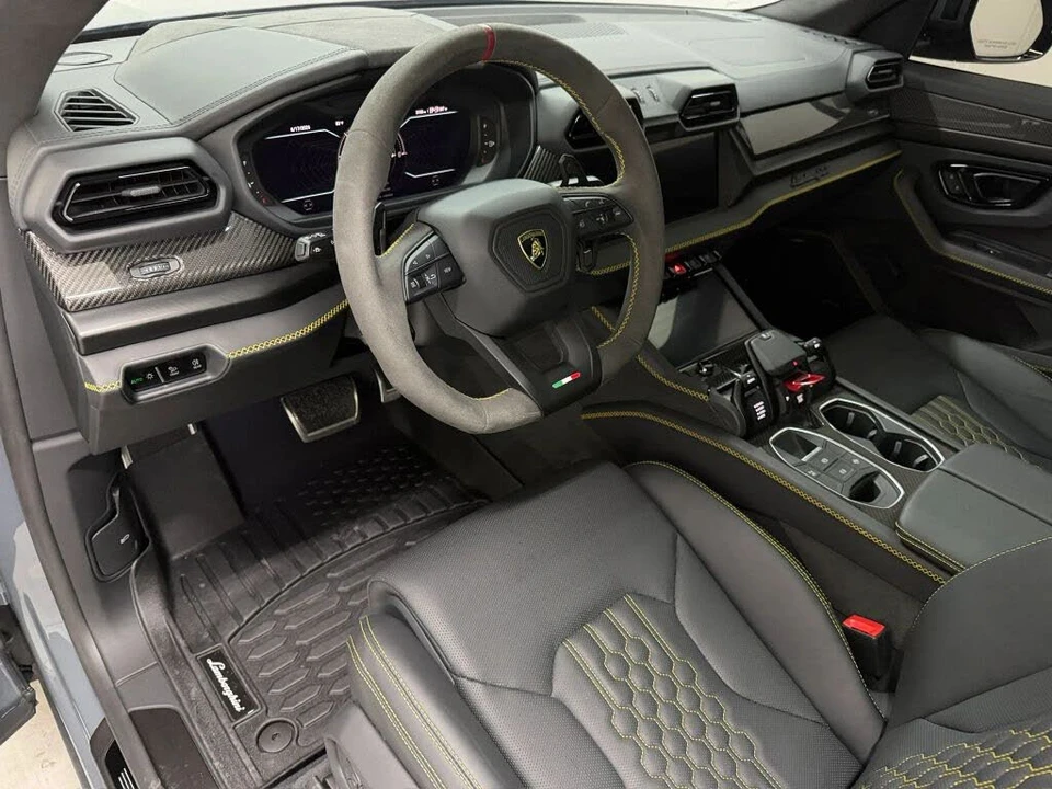 2025 Lamborghini Urus SE - Image 10 of 31