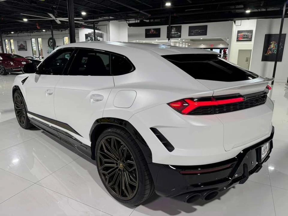 2025 Lamborghini Urus SE - Image 5 of 12