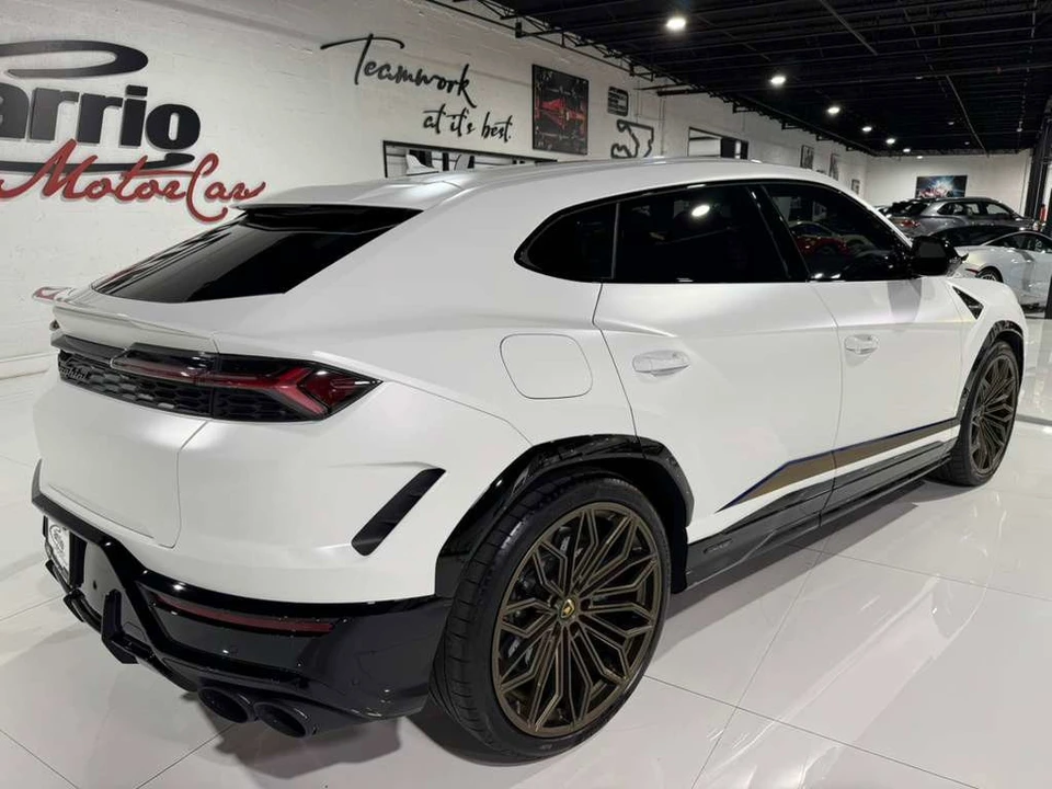 2025 Lamborghini Urus SE - Image 7 of 12