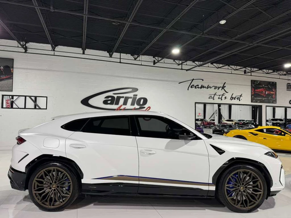 2025 Lamborghini Urus SE - Image 8 of 12