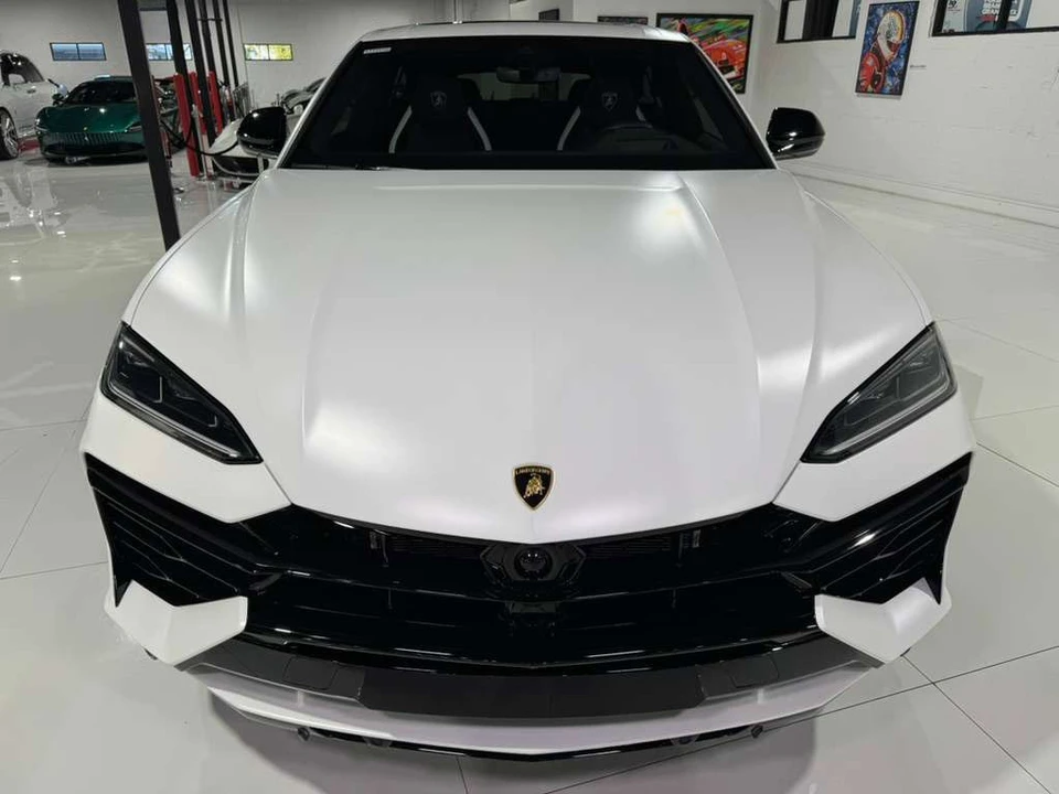 2025 Lamborghini Urus SE - Image 2 of 12
