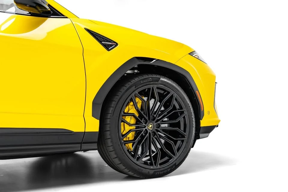 2025 Lamborghini Urus SE - Image 12 of 20