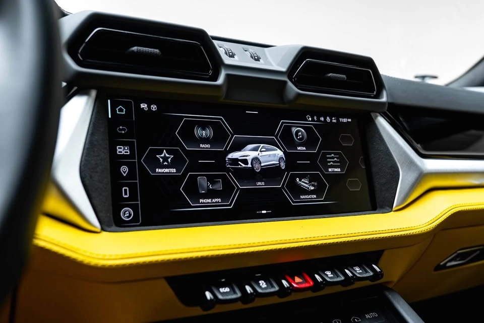 2025 Lamborghini Urus SE - Image 20 of 20