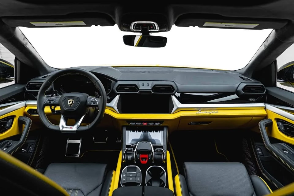 2025 Lamborghini Urus SE - Image 16 of 20
