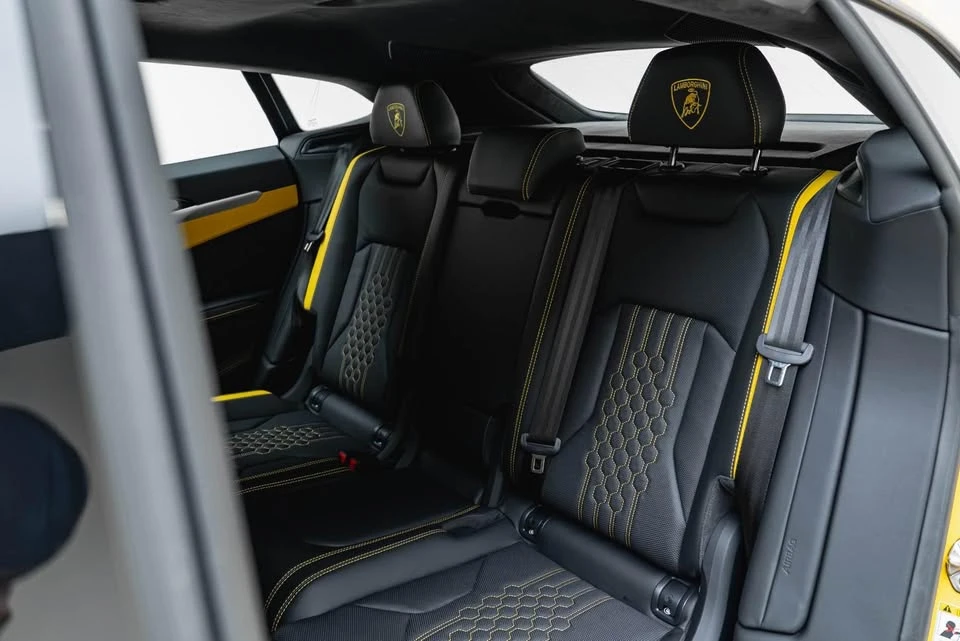 2025 Lamborghini Urus SE - Image 19 of 20