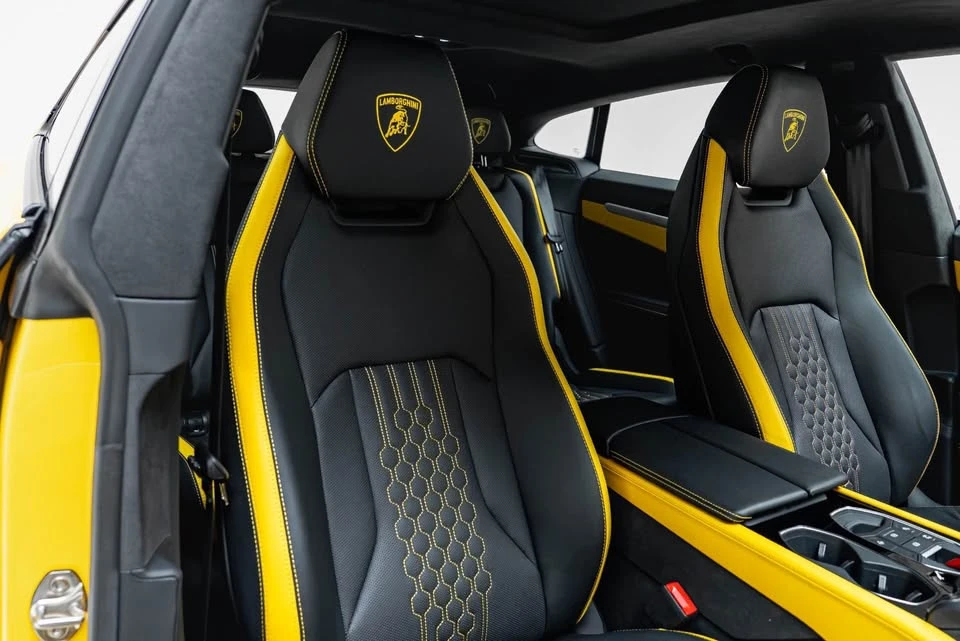 2025 Lamborghini Urus SE - Image 17 of 20
