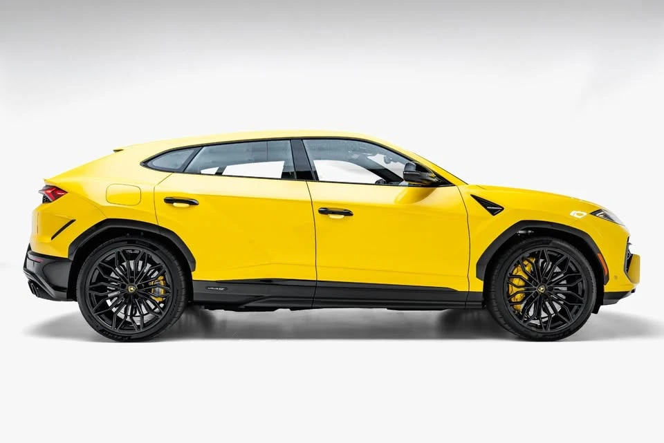2025 Lamborghini Urus SE - Image 11 of 20