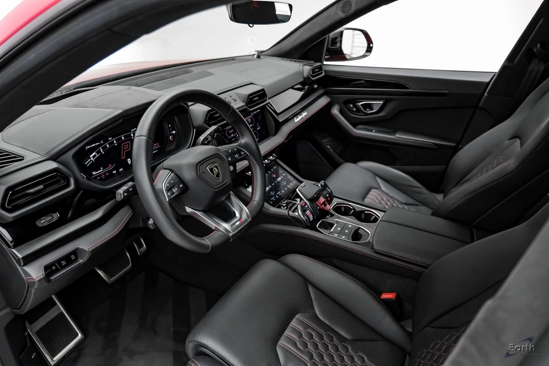 2025 Lamborghini Urus SE - Image 3 of 31