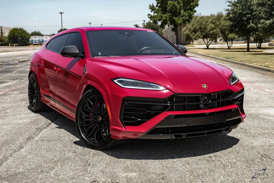 2025 Lamborghini Urus SE - Image 26 of 31