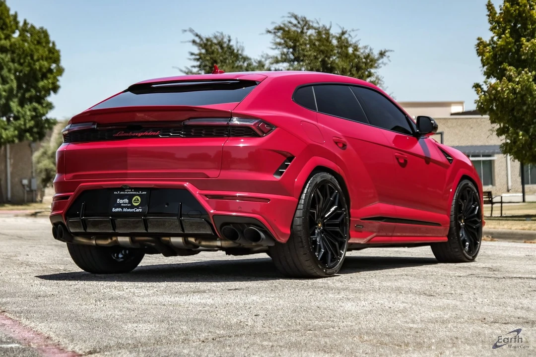 2025 Lamborghini Urus SE - Image 18 of 31