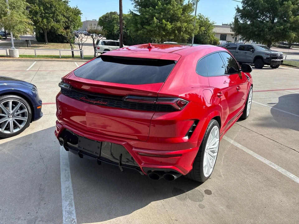 2025 Lamborghini Urus SE - Image 9 of 9