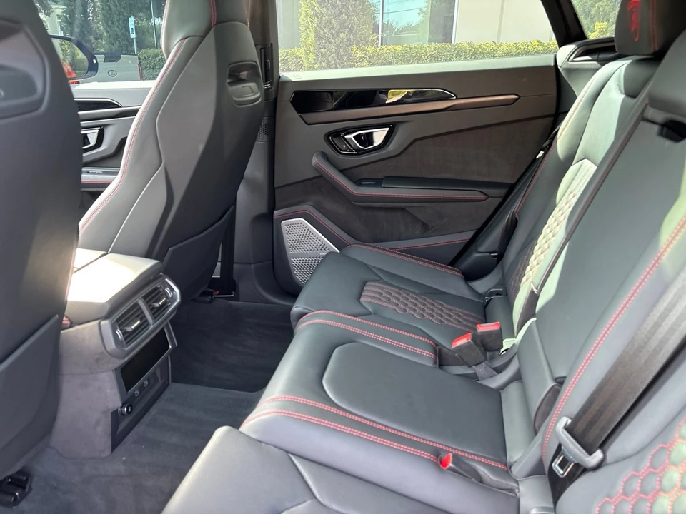 2025 Lamborghini Urus SE - Image 7 of 9
