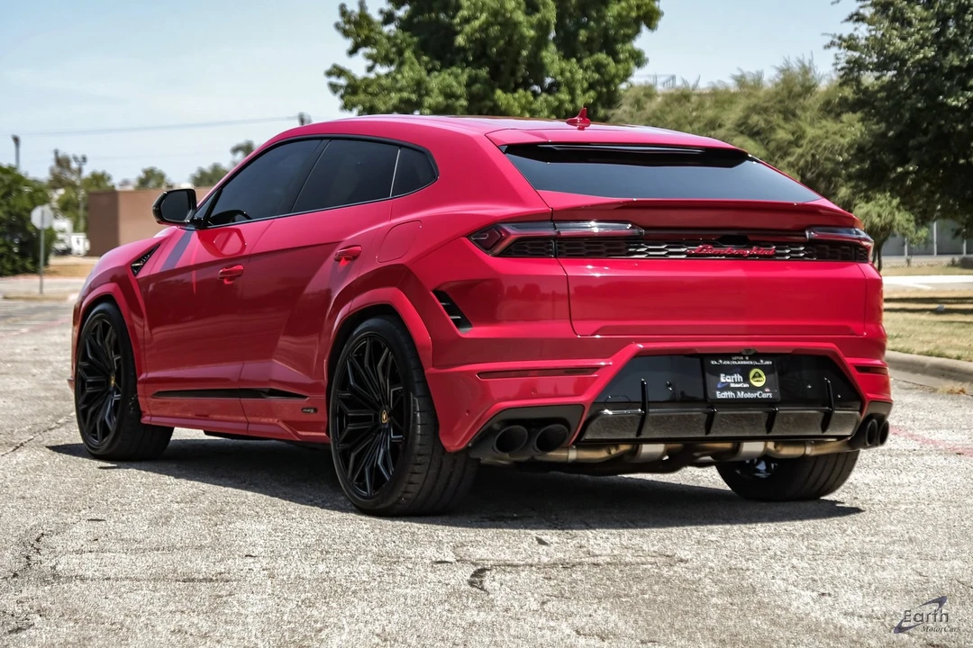 2025 Lamborghini Urus SE - Image 12 of 31
