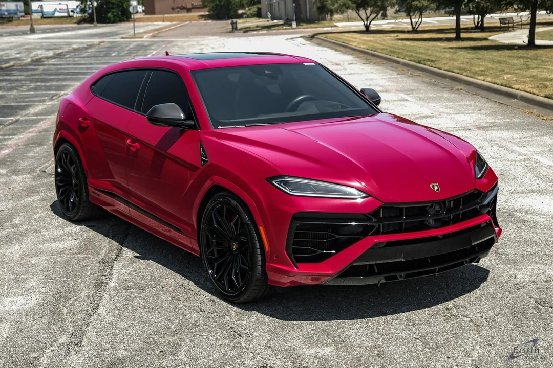 2025 Lamborghini Urus SE - Image 27 of 31