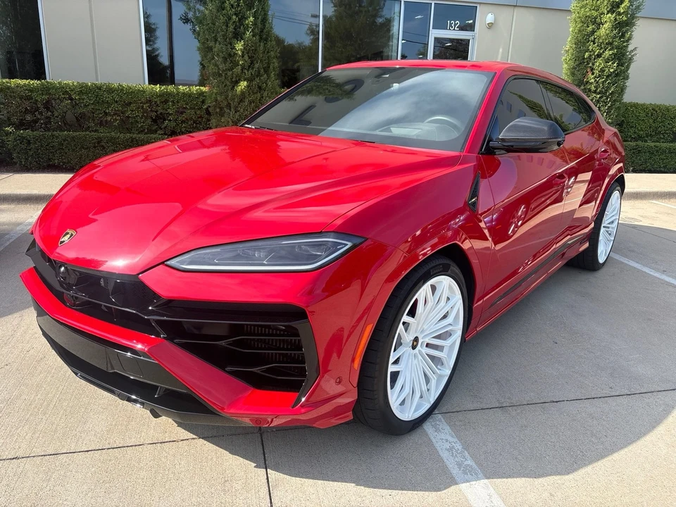 2025 Lamborghini Urus SE - Image 2 of 9