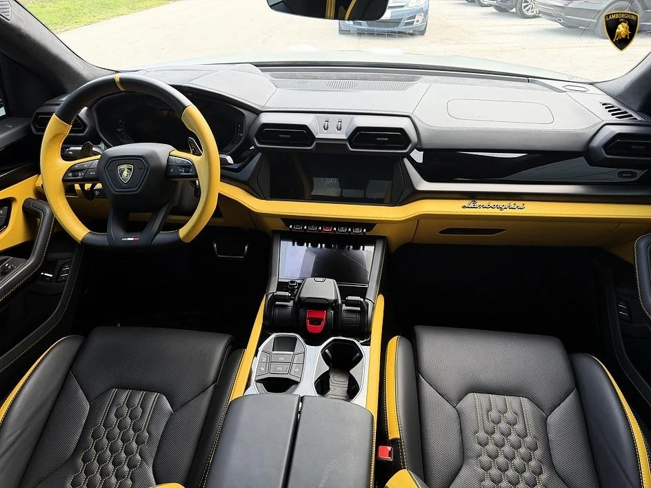 2025 Lamborghini Urus SE - Image 20 of 31