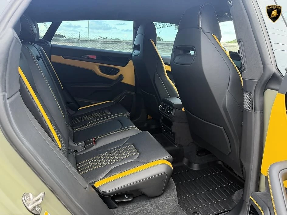 2025 Lamborghini Urus SE - Image 24 of 31