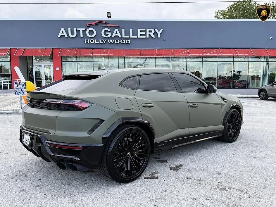 2025 Lamborghini Urus SE - Image 13 of 31