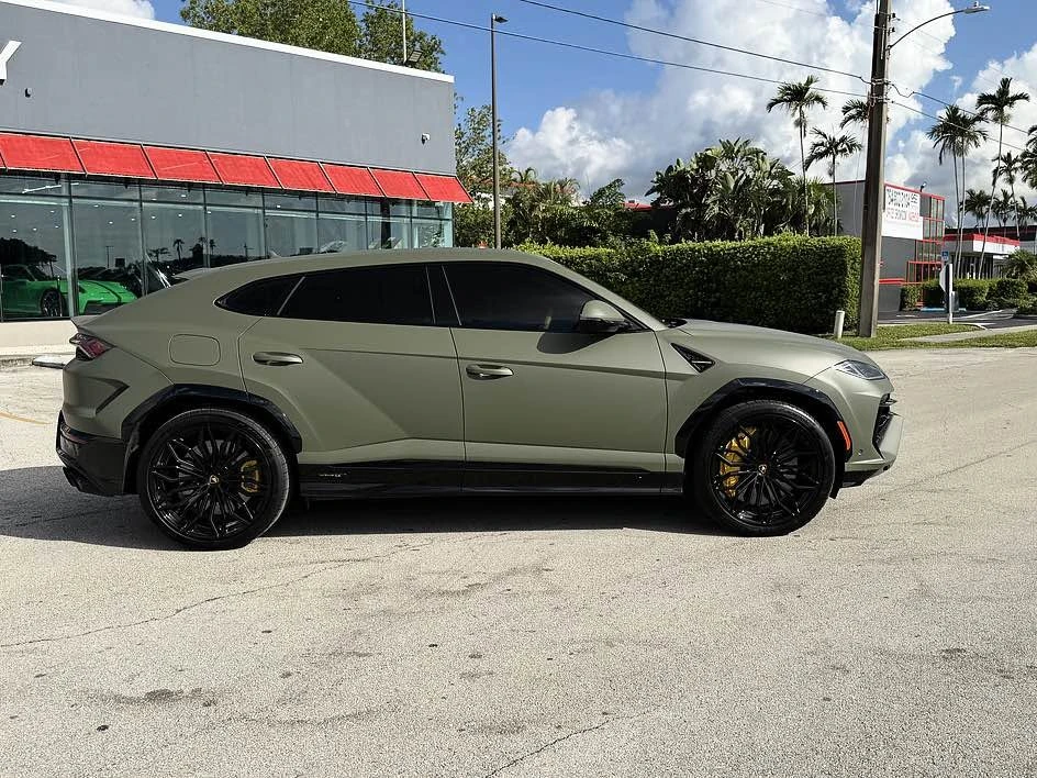 2025 Lamborghini Urus SE - Image 6 of 11