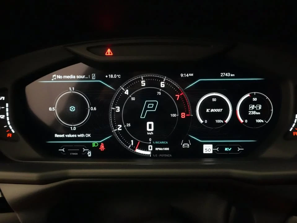 2025 Lamborghini Urus SE - Image 14 of 19