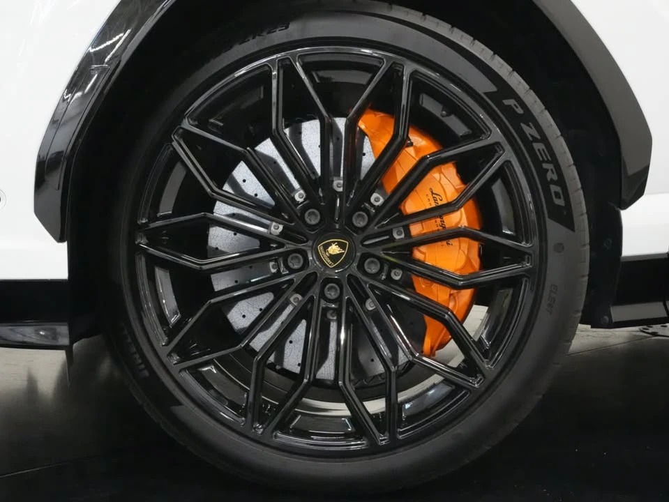 2025 Lamborghini Urus SE - Image 19 of 19