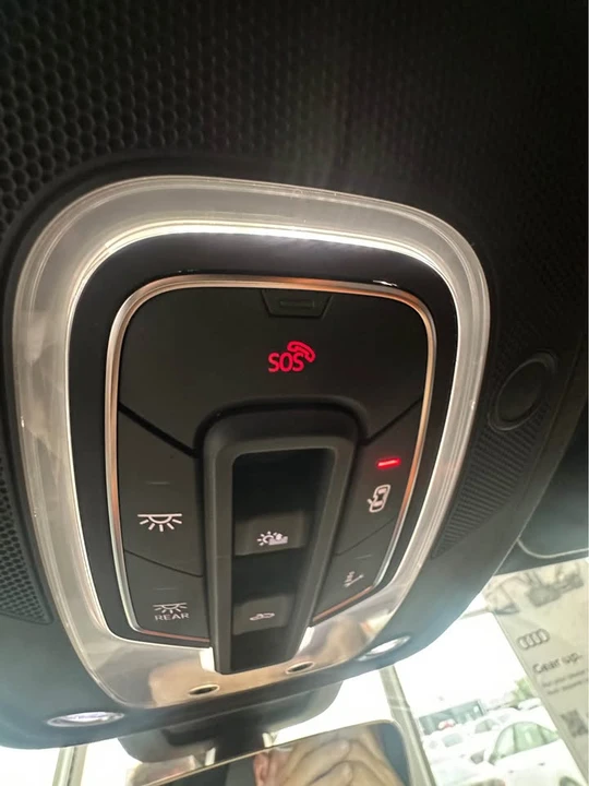 2025 Lamborghini Urus SE - Image 19 of 20