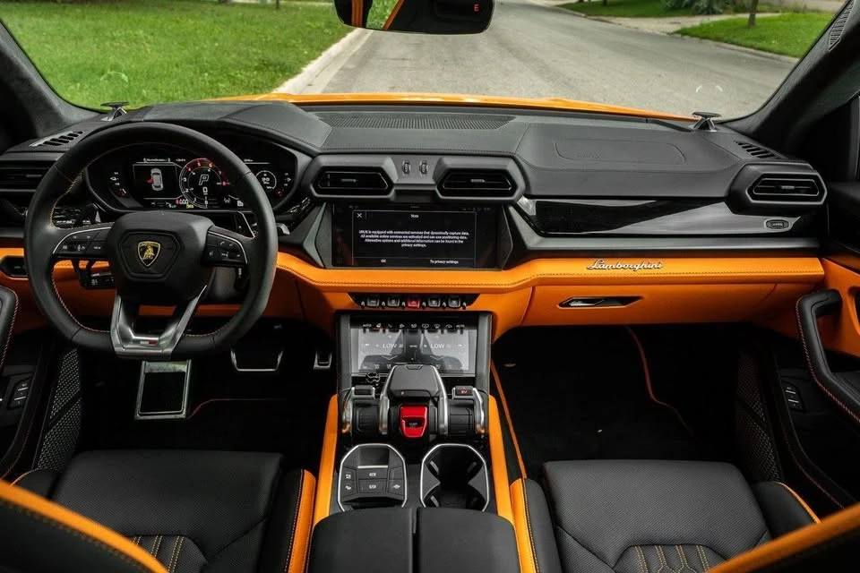 2025 Lamborghini Urus SE - Image 8 of 19