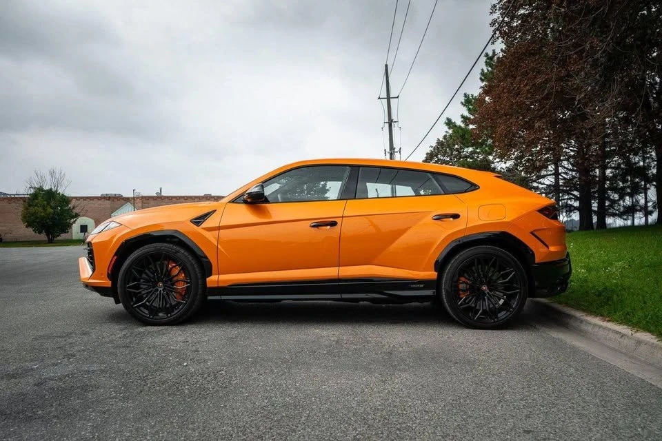 2025 Lamborghini Urus SE - Image 5 of 19