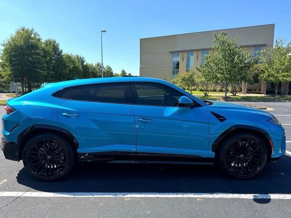 2025 Lamborghini Urus SE - Image 5 of 16
