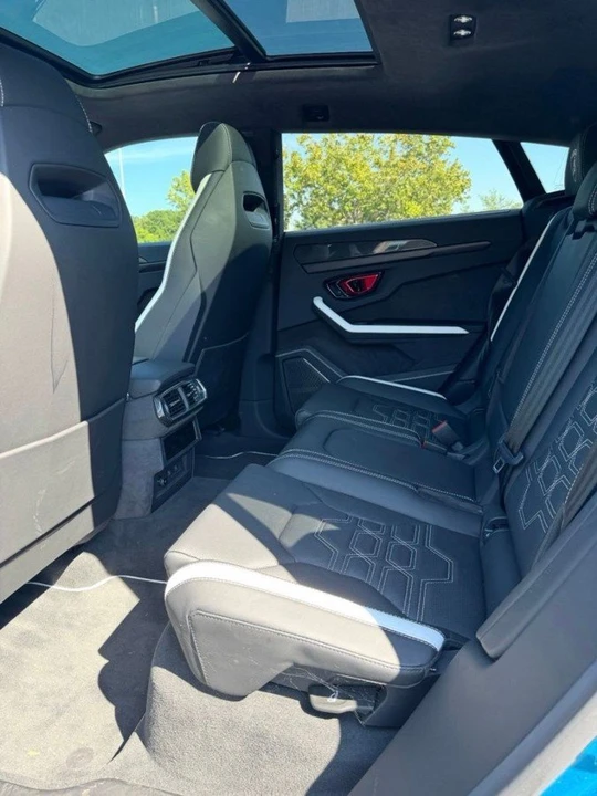 2025 Lamborghini Urus SE - Image 11 of 16