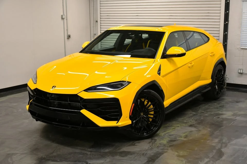 2025 Lamborghini Urus SE - Image 2 of 20